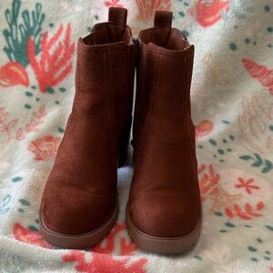 Soda Women's Chestnut Brown Suede Ankle Boots